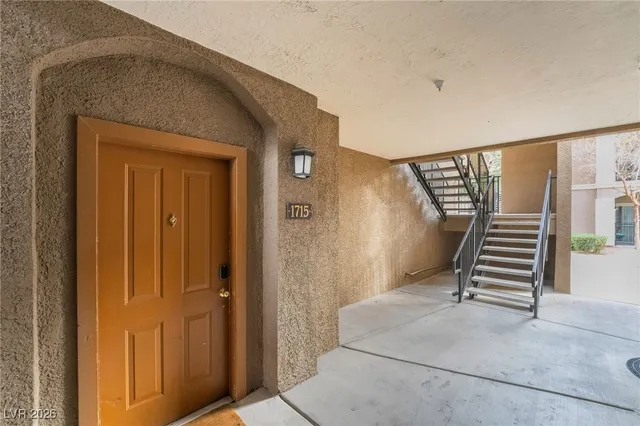 $1,400 | 2900 Sunridge Heights Parkway, Unit 1715, Henderson, NV 89052