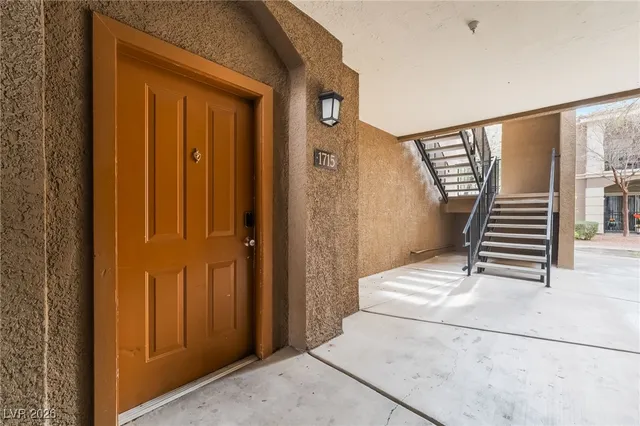 $1,400 | 2900 Sunridge Heights Parkway, Unit 1715, Henderson, NV 89052