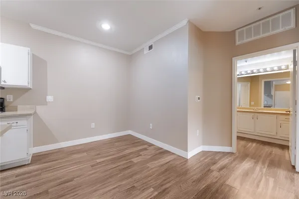 $1,290 | 2900 Sunridge Heights Parkway, Unit 1715, Henderson, NV 89052