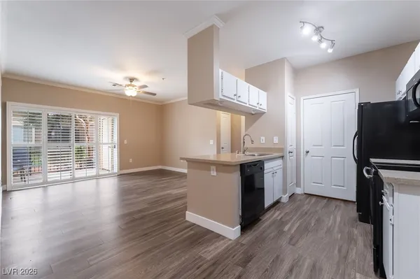 $1,290 | 2900 Sunridge Heights Parkway, Unit 1715, Henderson, NV 89052