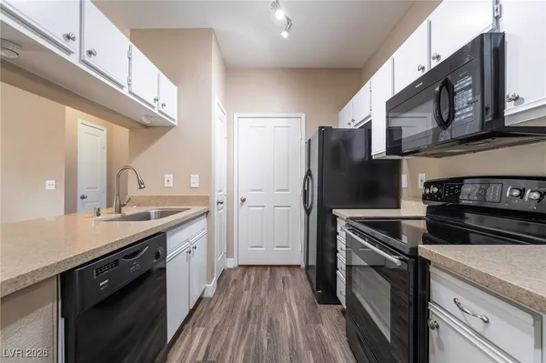 $1,290 | 2900 Sunridge Heights Parkway, Unit 1715, Henderson, NV 89052