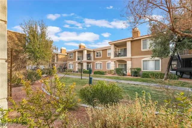 $1,400 | 2900 Sunridge Heights Parkway, Unit 1715, Henderson, NV 89052