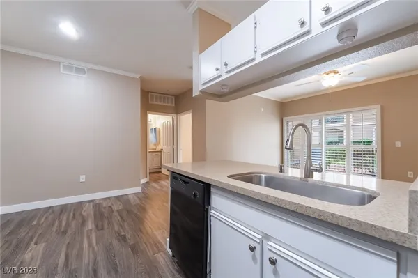 $1,290 | 2900 Sunridge Heights Parkway, Unit 1715, Henderson, NV 89052