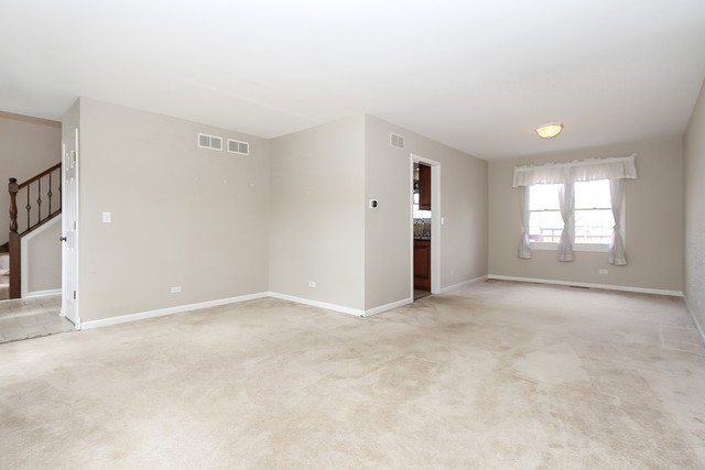 2784 Randall Ridge Drive Elgin, IL 60124 - Photo 3 of 20 an empty room with windows and closet