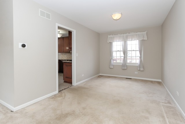 2784 Randall Ridge Drive Elgin, IL 60124 - Photo 9 of 20 an empty room with windows and closet