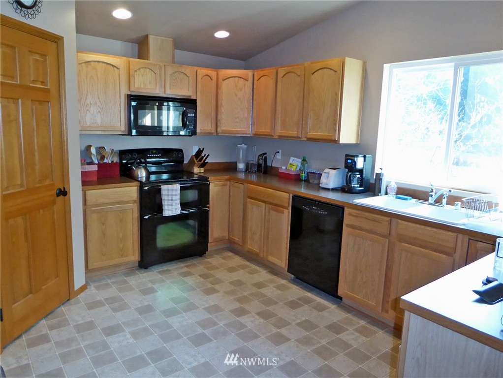 1881 Little Hanaford Road Centralia, WA 98531 - Photo 4 of 21 Gallery Image 4