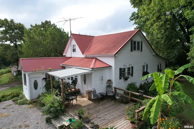 $197,900 | 200 Crestview Drive, Dongola, IL 62926