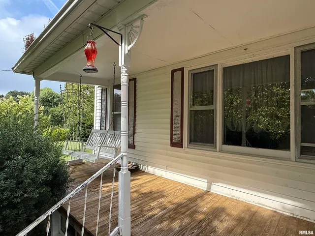 $197,900 | 200 Crestview Drive, Dongola, IL 62926