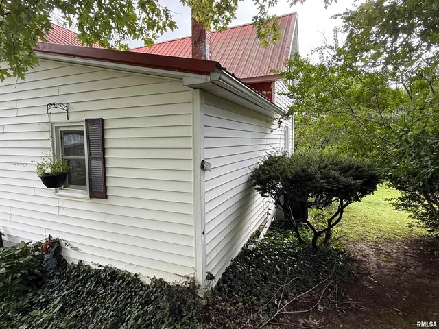 $197,900 | 200 Crestview Drive, Dongola, IL 62926