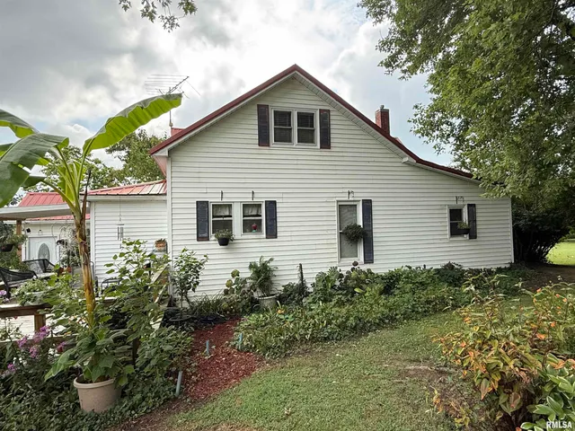 $197,900 | 200 Crestview Drive, Dongola, IL 62926