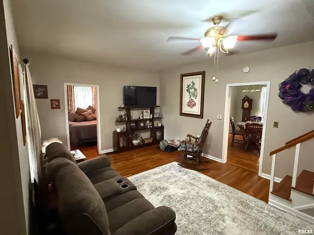 $197,900 | 200 Crestview Drive, Dongola, IL 62926