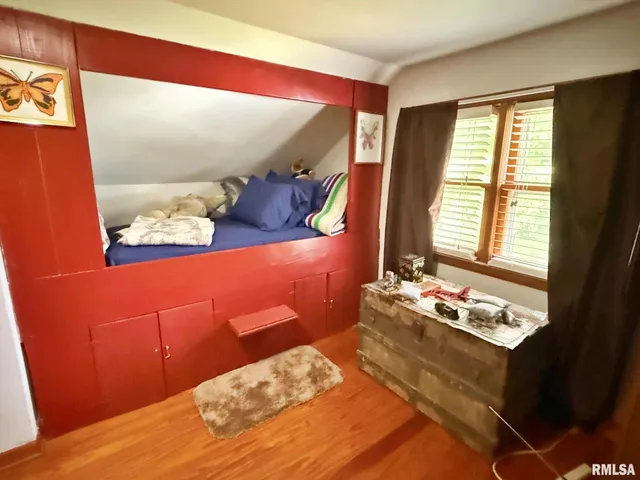 $197,900 | 200 Crestview Drive, Dongola, IL 62926