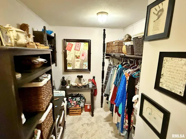 $197,900 | 200 Crestview Drive, Dongola, IL 62926