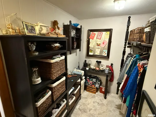 $197,900 | 200 Crestview Drive, Dongola, IL 62926