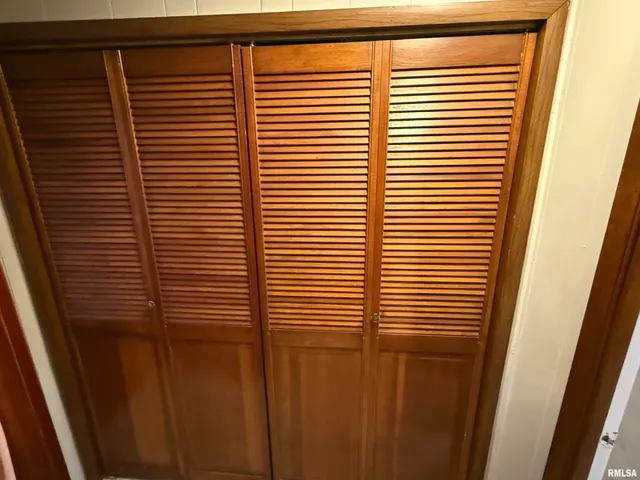 $197,900 | 200 Crestview Drive, Dongola, IL 62926