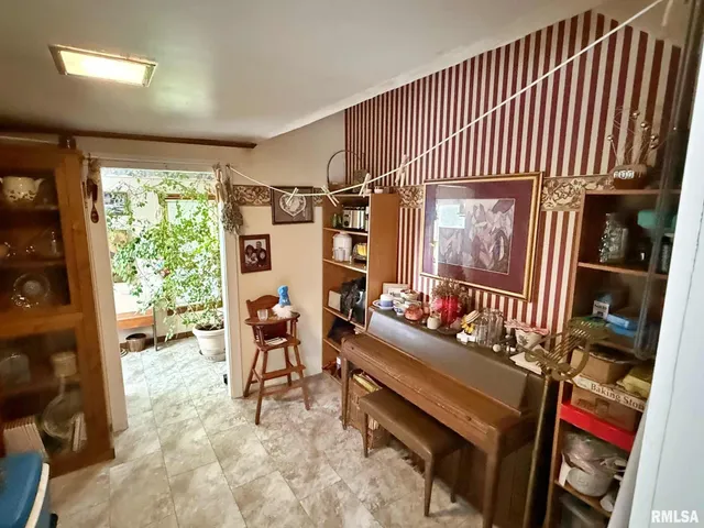 $197,900 | 200 Crestview Drive, Dongola, IL 62926