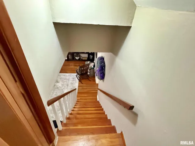 $197,900 | 200 Crestview Drive, Dongola, IL 62926