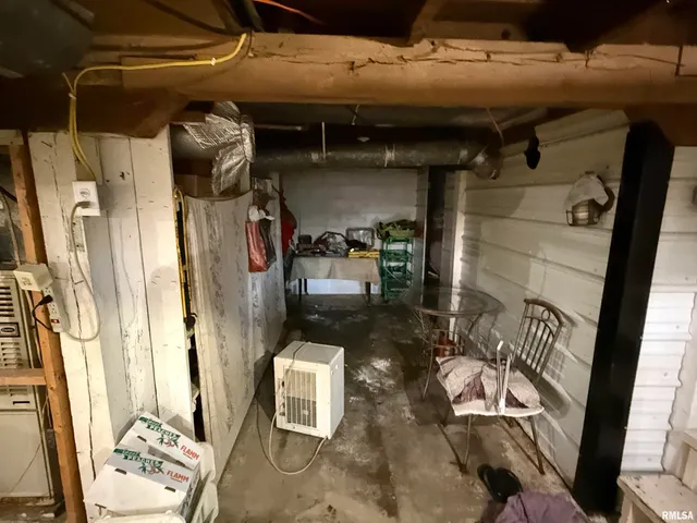 $197,900 | 200 Crestview Drive, Dongola, IL 62926