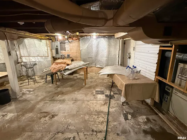 $197,900 | 200 Crestview Drive, Dongola, IL 62926