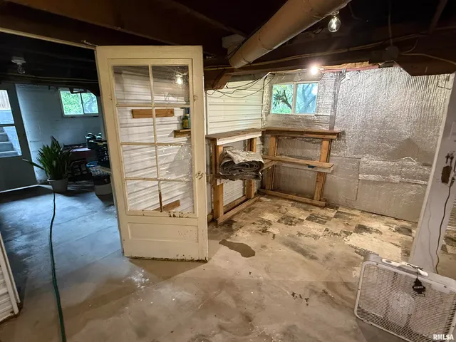 $197,900 | 200 Crestview Drive, Dongola, IL 62926