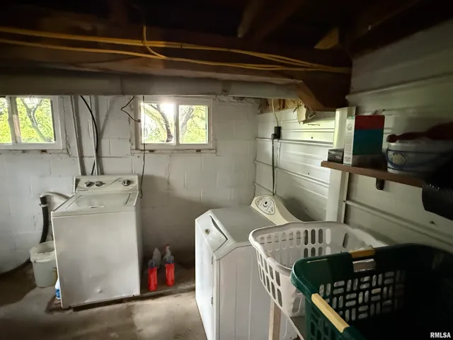 $197,900 | 200 Crestview Drive, Dongola, IL 62926