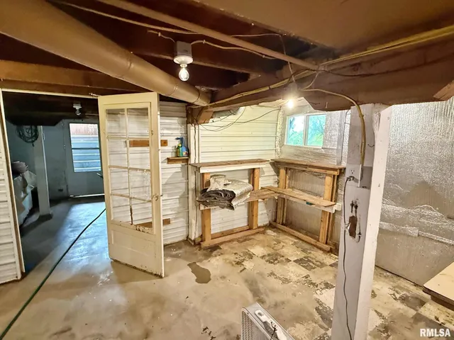 $197,900 | 200 Crestview Drive, Dongola, IL 62926