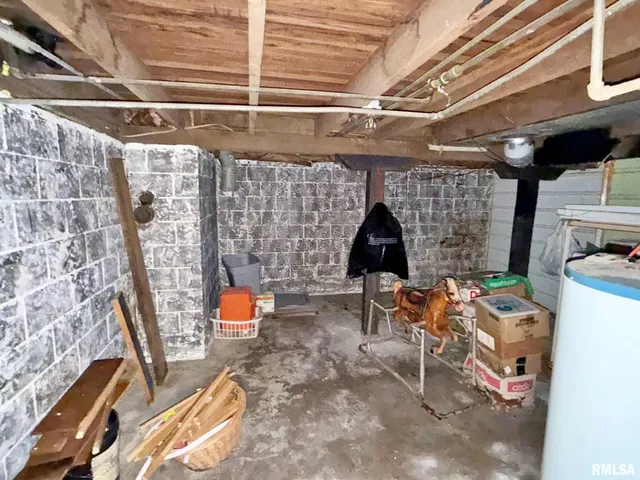 $197,900 | 200 Crestview Drive, Dongola, IL 62926