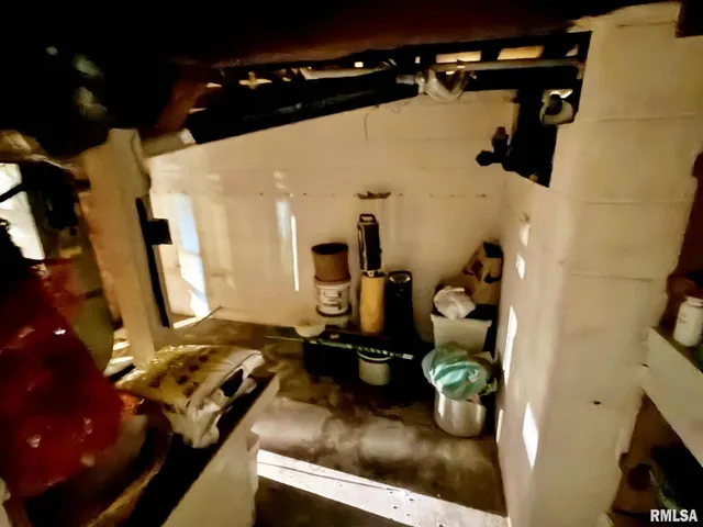 $197,900 | 200 Crestview Drive, Dongola, IL 62926