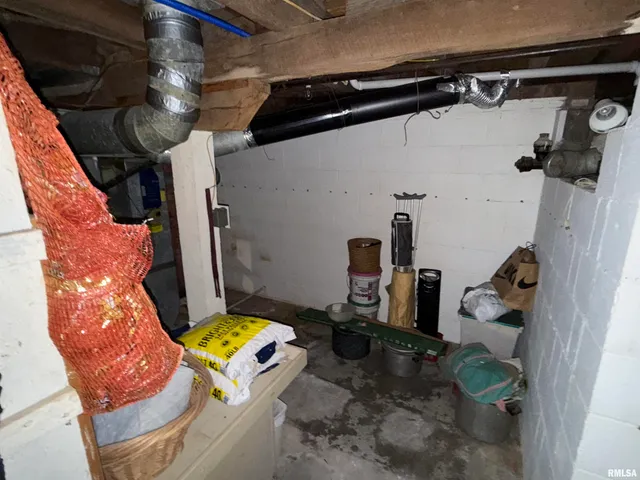 $197,900 | 200 Crestview Drive, Dongola, IL 62926