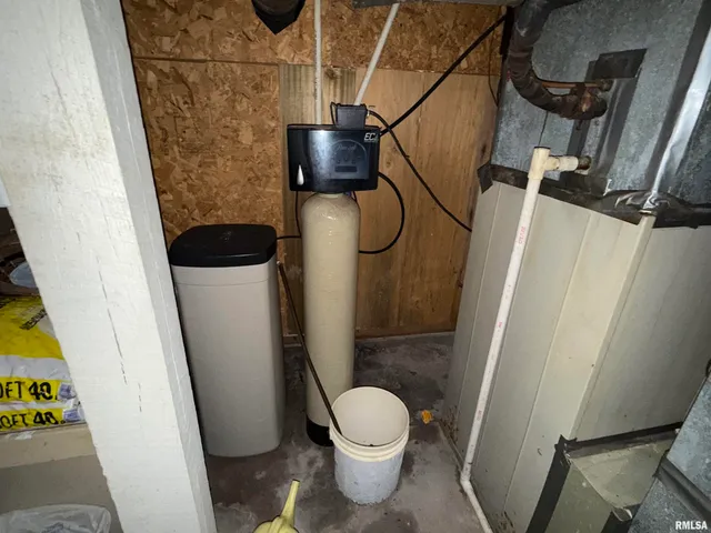 $197,900 | 200 Crestview Drive, Dongola, IL 62926