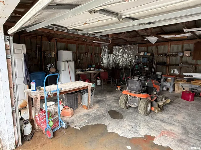 $197,900 | 200 Crestview Drive, Dongola, IL 62926