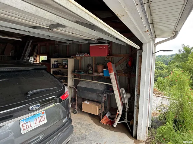 $197,900 | 200 Crestview Drive, Dongola, IL 62926