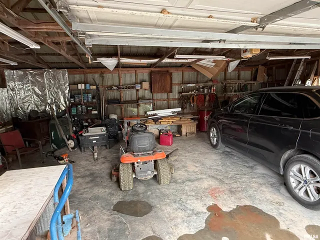 $197,900 | 200 Crestview Drive, Dongola, IL 62926