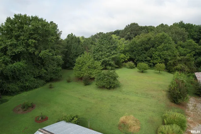 $197,900 | 200 Crestview Drive, Dongola, IL 62926