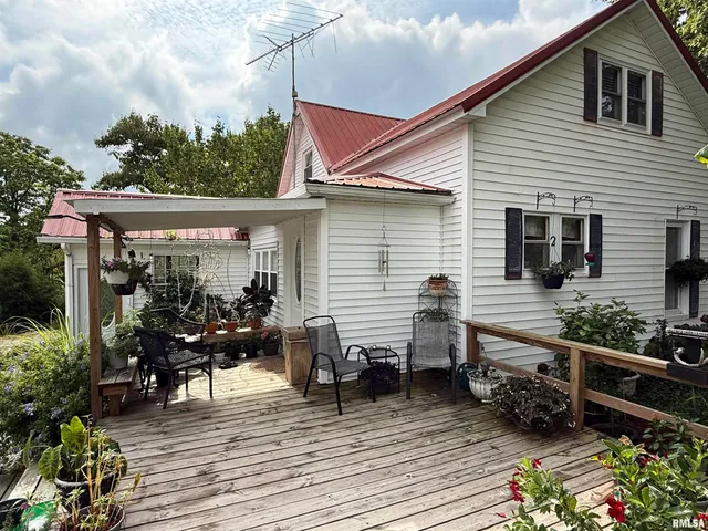 $197,900 | 200 Crestview Drive, Dongola, IL 62926