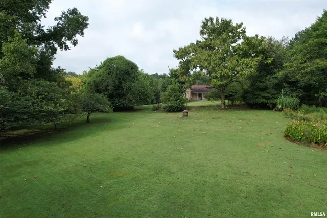 $197,900 | 200 Crestview Drive, Dongola, IL 62926