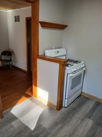 $199,900 | 112 Hazel Court, Island Lake, IL 60042