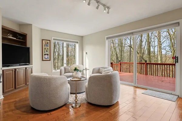 $865,000 | 2011 Knollpoint Drive Northeast, Ada, MI 49301