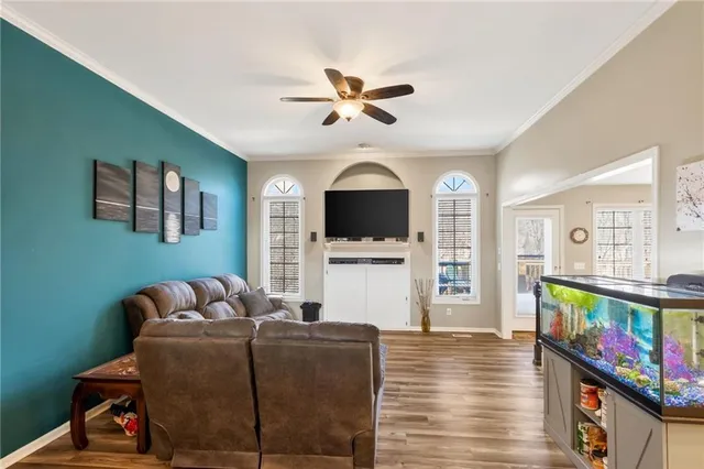 $329,900 | 5509 Long View Drive, St. Joseph, MO 64503