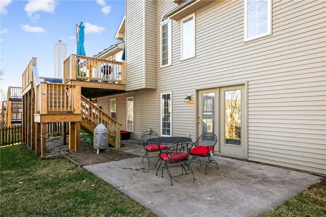 $329,900 | 5509 Long View Drive, St. Joseph, MO 64503