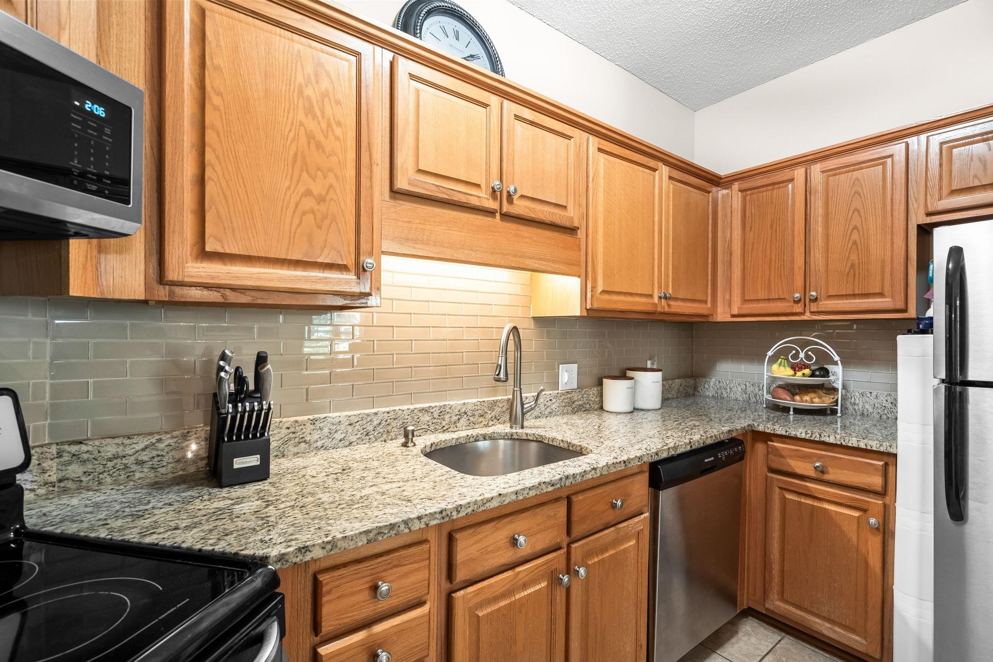 6111 Sweetwater Boulevard, Unit 11 Murrells Inlet, SC 29576 - Photo 17 of 43