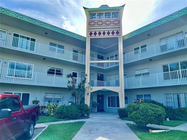 $199,900 | 2070 World Pkwy Boulevard, Unit 36, Clearwater, FL 33763