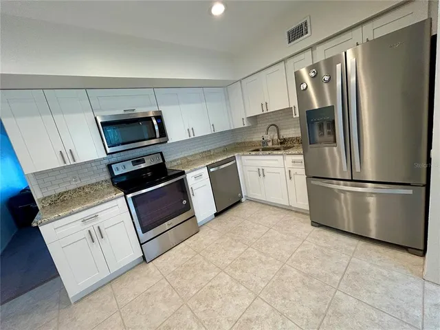 $199,900 | 2070 World Pkwy Boulevard, Unit 36, Clearwater, FL 33763