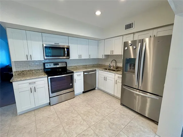 $199,900 | 2070 World Pkwy Boulevard, Unit 36, Clearwater, FL 33763