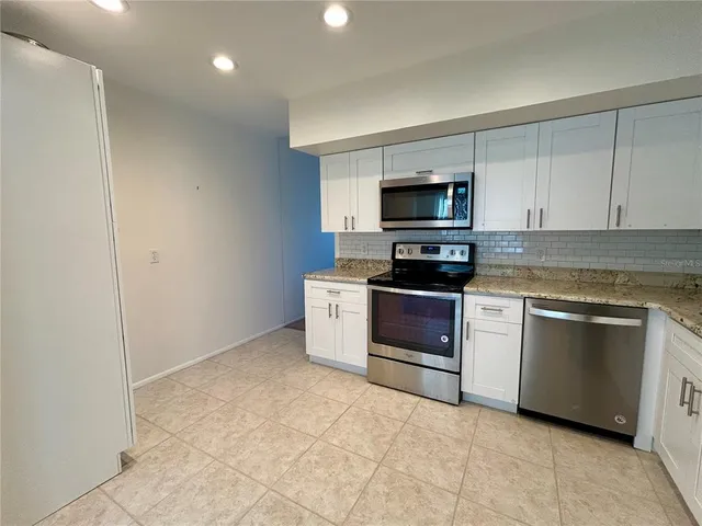$199,900 | 2070 World Pkwy Boulevard, Unit 36, Clearwater, FL 33763
