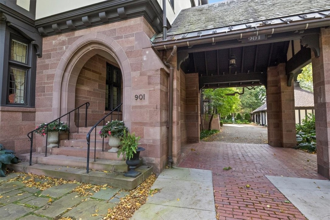 901 East Avenue, Unit A Rochester, NY 14607 - Photo 4 of 38