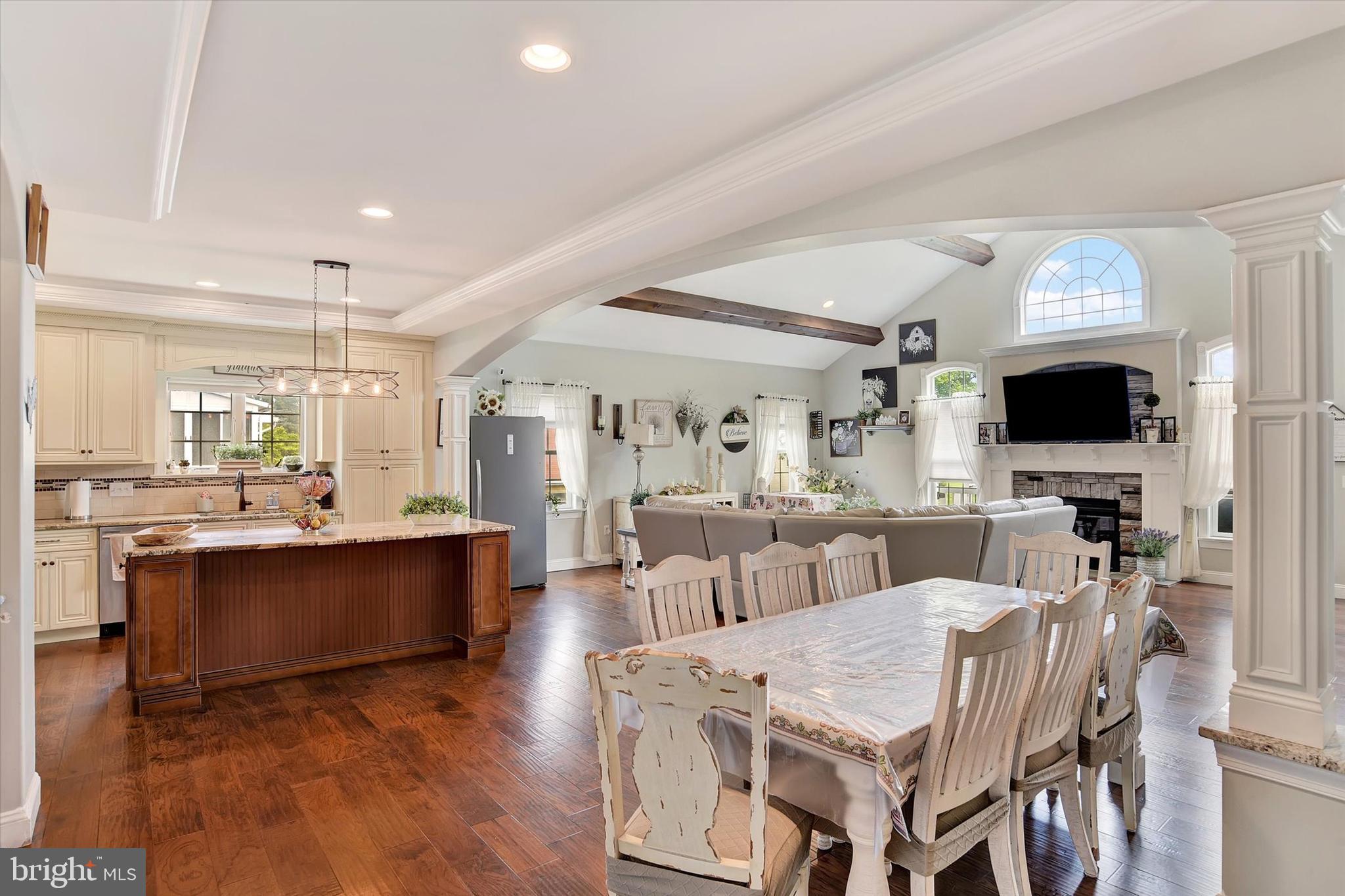 223 Colebrook Road Elizabethtown, PA 17022 - Photo 11 of 40 Dining Area