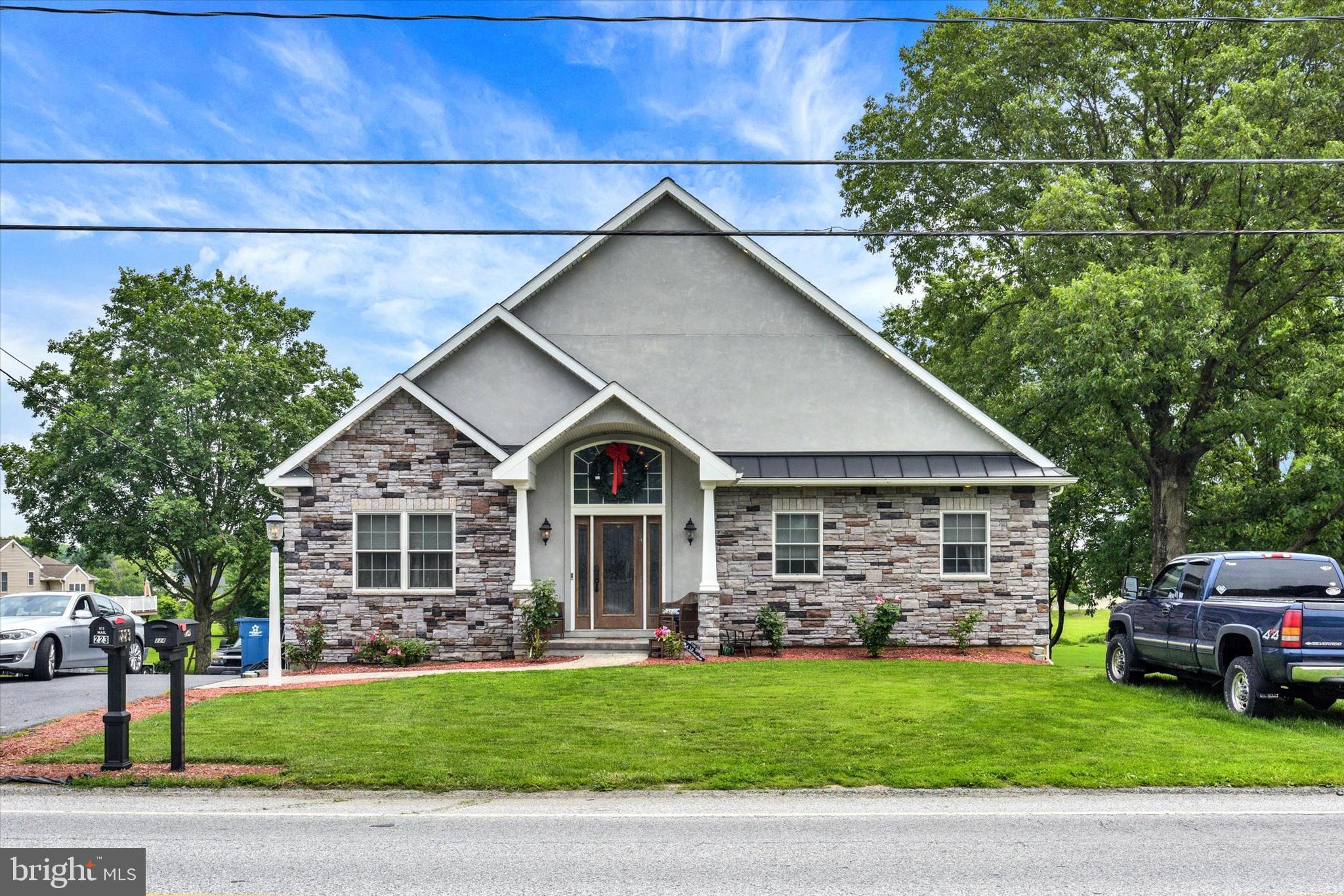 223 Colebrook Road Elizabethtown, PA 17022 - Photo 2 of 40 Front