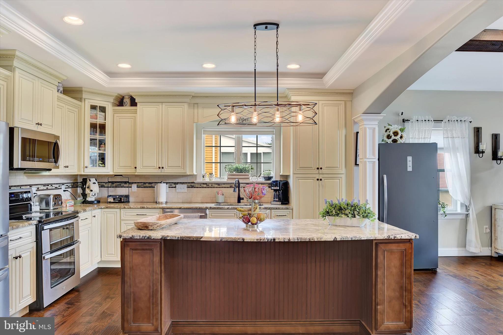 223 Colebrook Road Elizabethtown, PA 17022 - Photo 10 of 40 Kitchen
