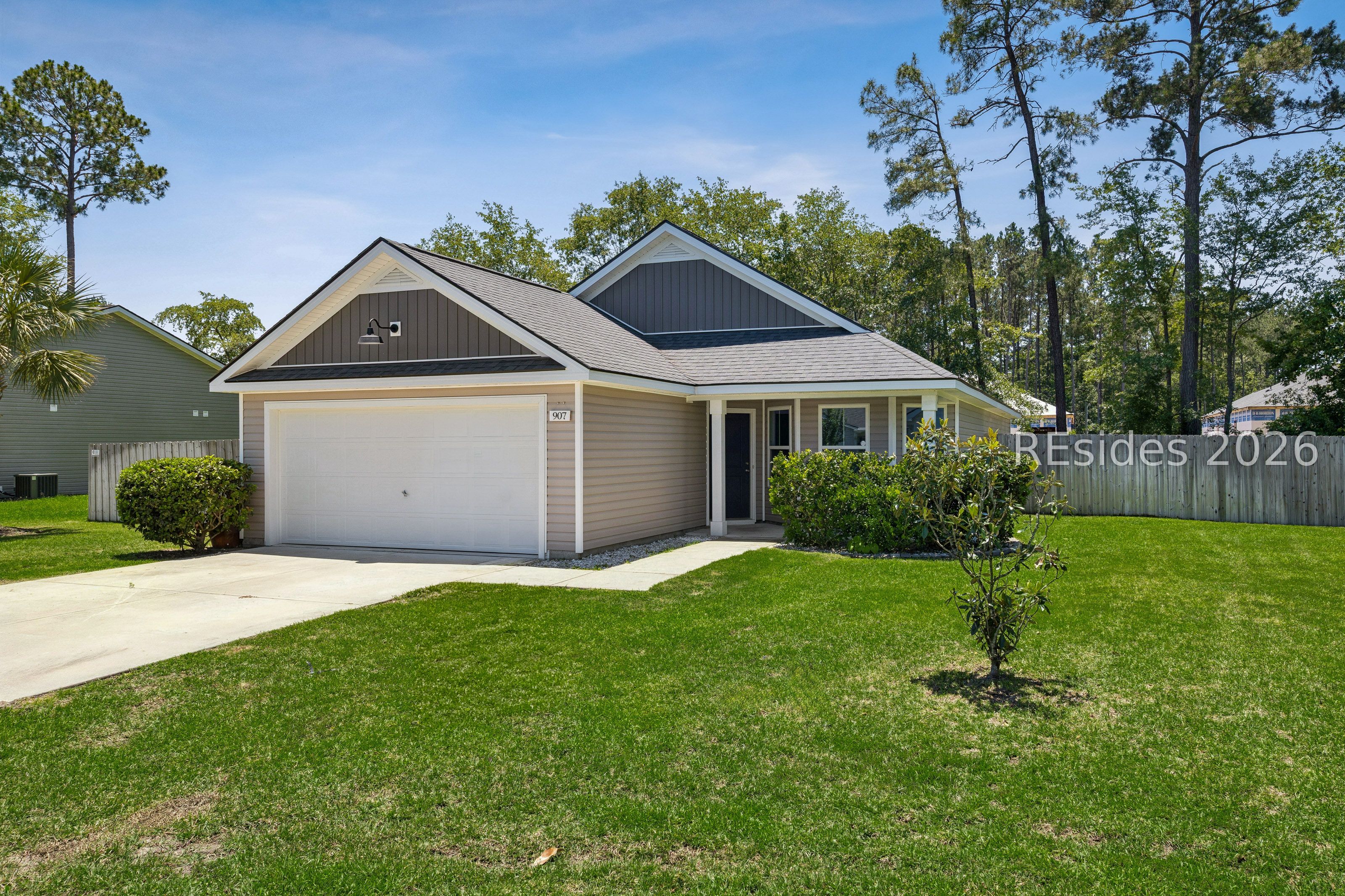 907 Ridgeland Lakes Drive Ridgeland, SC 29936 - Photo 1 of 33